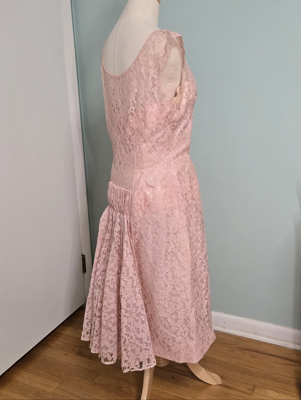 Vintage Lace Midi Tea Dress With Lace Train And Boning